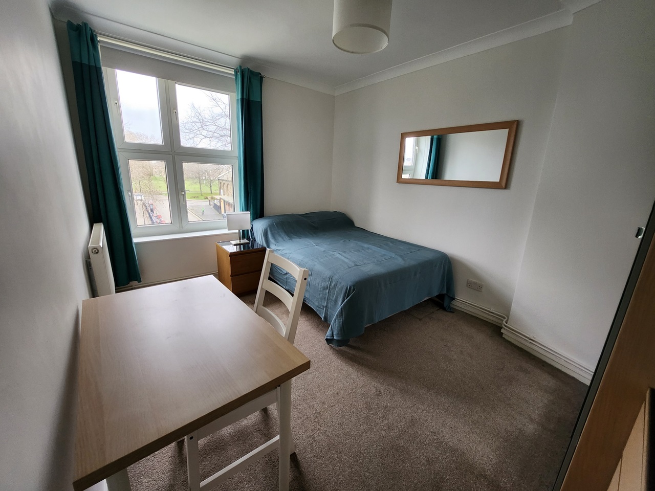 London 3 Bed Flat, Knebworth House, SW8 To Rent Now for £2,800.00 p/m