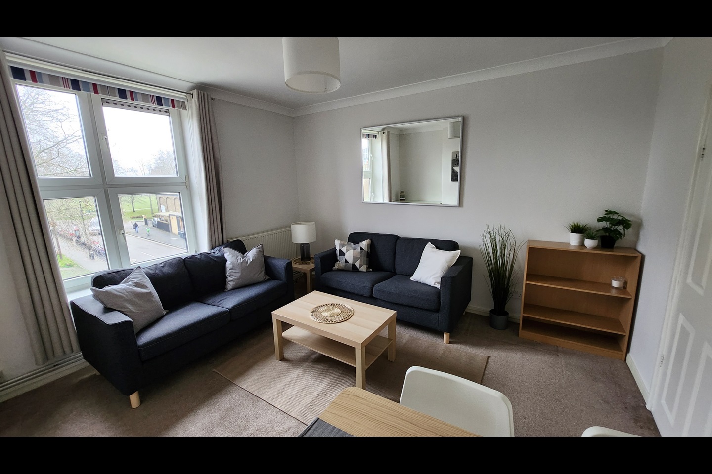 London 3 Bed Flat, Knebworth House, SW8 To Rent Now for £2,800.00 p/m