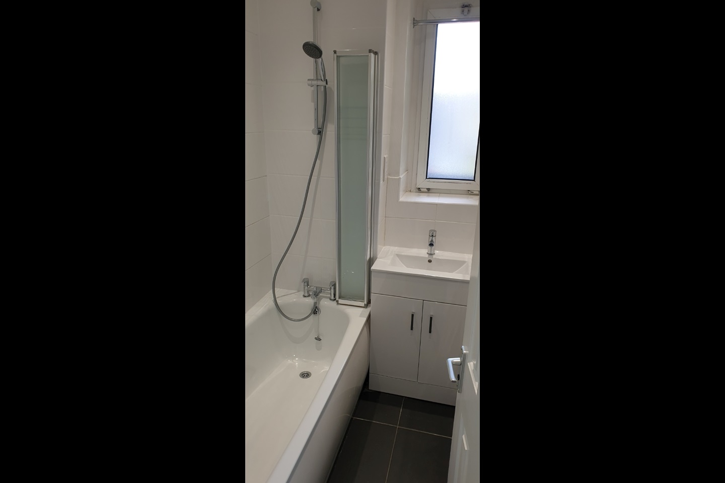 London 3 Bed Flat, Knebworth House, SW8 To Rent Now for £2,800.00 p/m