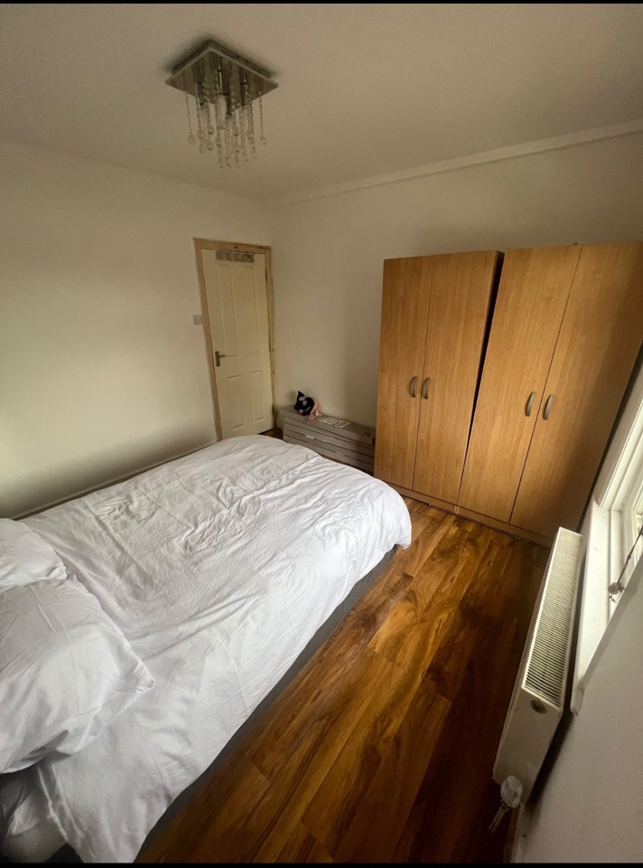 London Room in a Shared House, Sheringham Avenue, E12 To Rent Now
