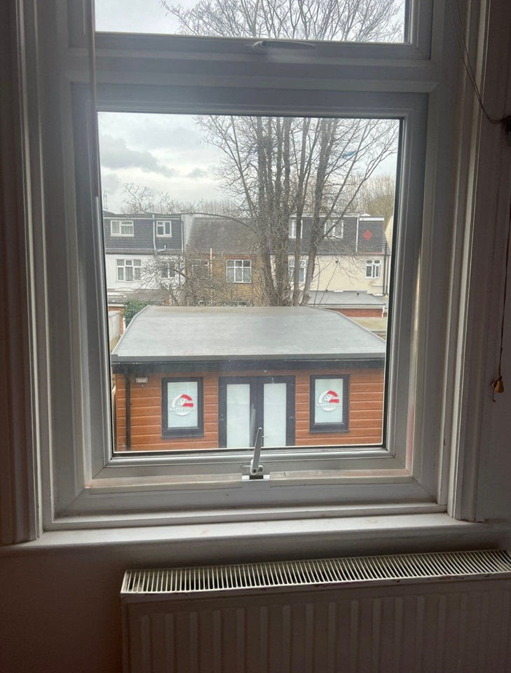 London Room in a Shared House, Sheringham Avenue, E12 To Rent Now