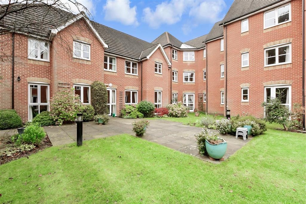 Caterham 1 Bed Flat, Chaldon Road, CR3 To Rent Now for £1,150.00 p/m