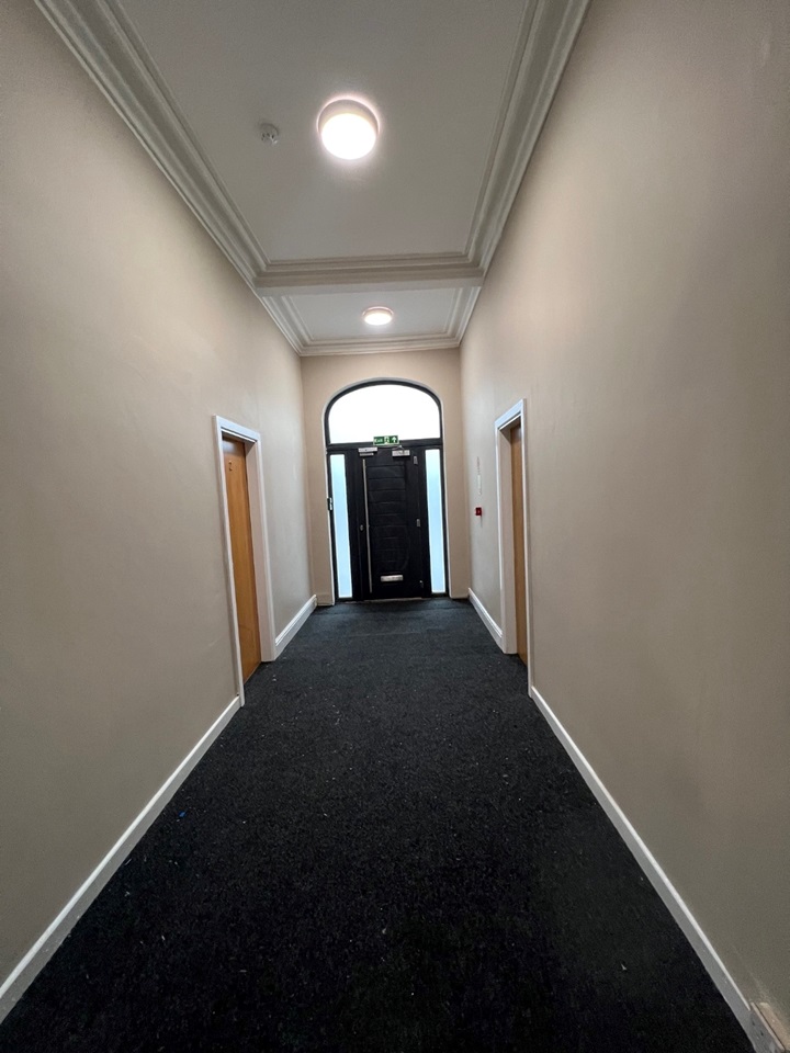 Rochdale 1 Bed Flat, Oldham Road, OL16 To Rent Now for £745.00 p/m