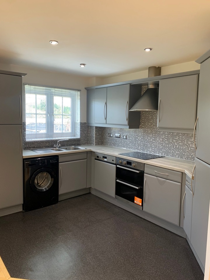 Hyde 2 Bed Flat, Brookhey, SK14 To Rent Now for £800.00 p/m