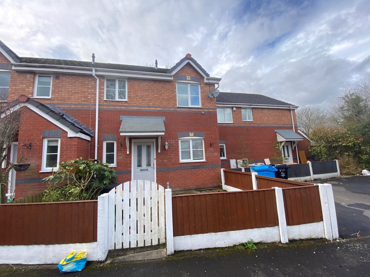 Sale 3 Bed Terraced House, Lingfield Avenue, M33 To Rent Now for £