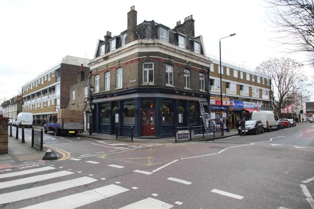 London 2 Bed Flat, Withy House, E1 To Rent Now for £1,900.00 p/m