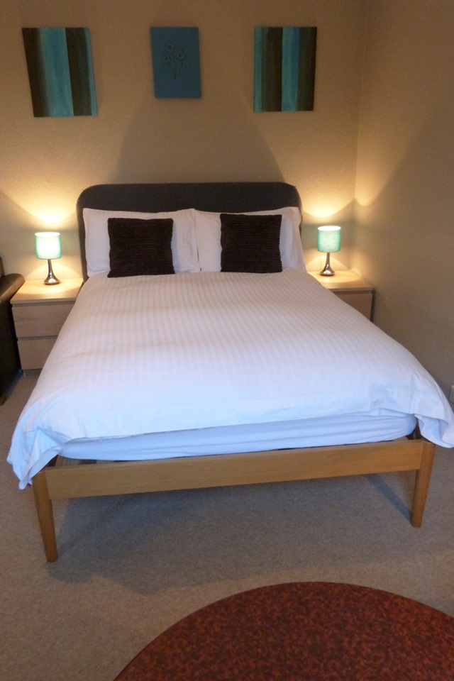 Reading Bedsit, Russell Street, RG1 To Rent Now for £1,350.00 p/m