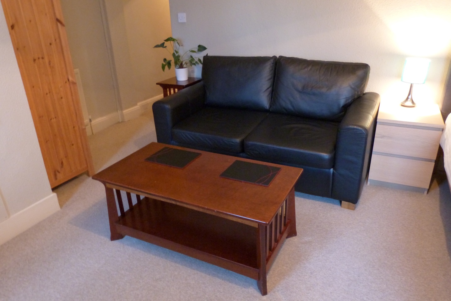 Reading Bedsit, Russell Street, RG1 To Rent Now for £1,350.00 p/m