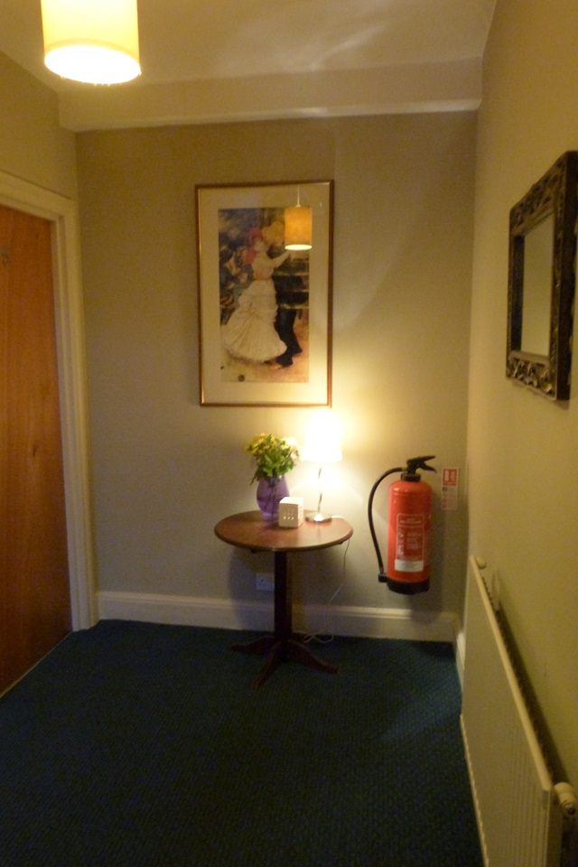 Reading Bedsit, Russell Street, RG1 To Rent Now for £1,350.00 p/m
