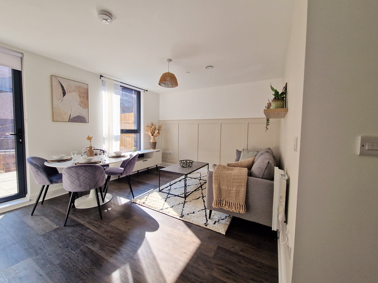 High 1 Bed Flat, Birch House, HP11 To Rent Now for £1,100.