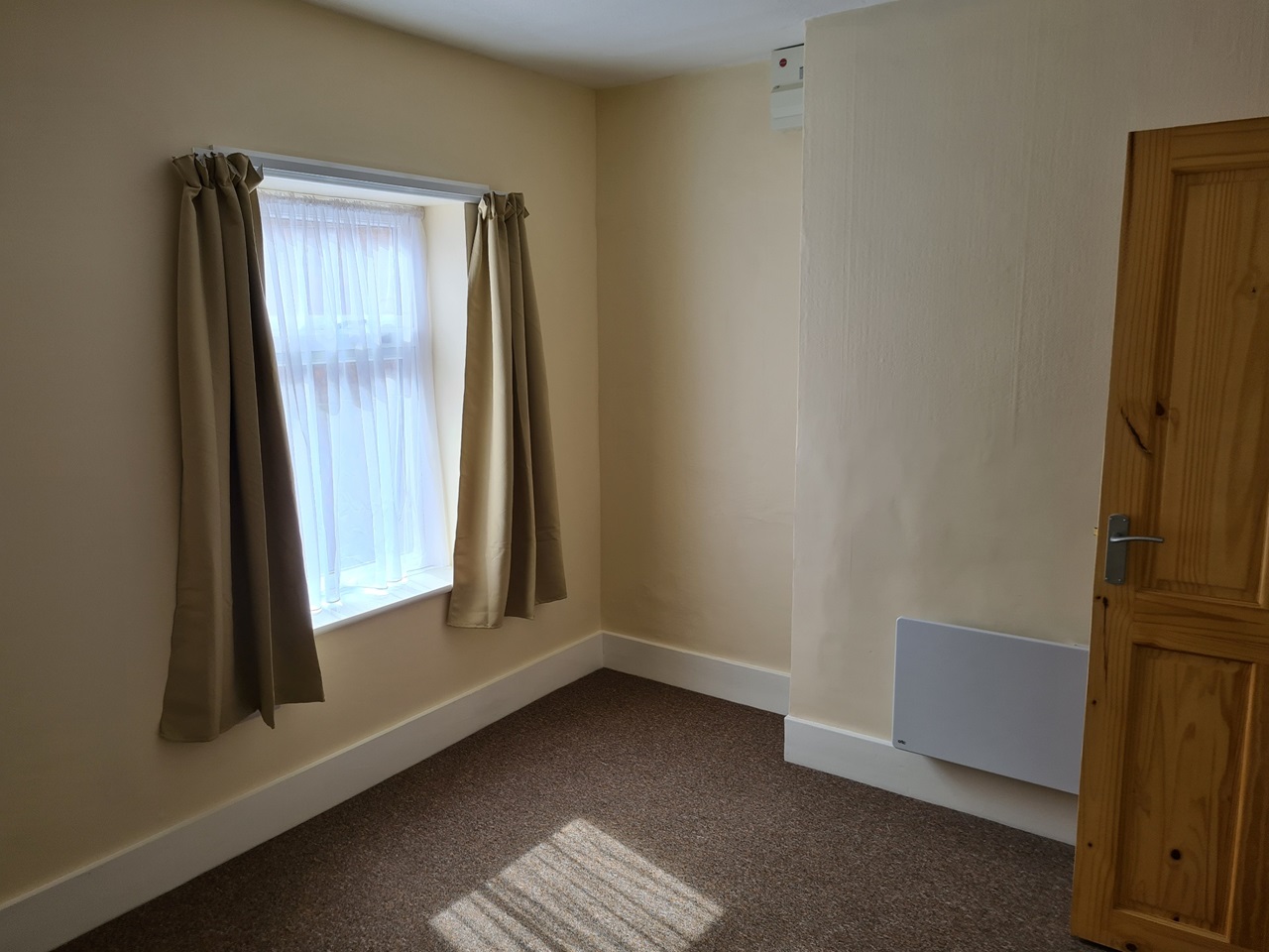 Bedford 1 Bed Flat, Goldington Avenue, MK40 To Rent Now for £750.00 p/m