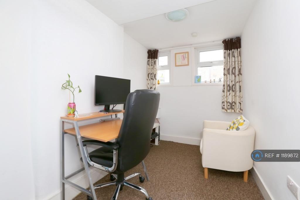 London 2 Bed Flat, Farleigh Road, N16 To Rent Now for £1,900.00 p/m