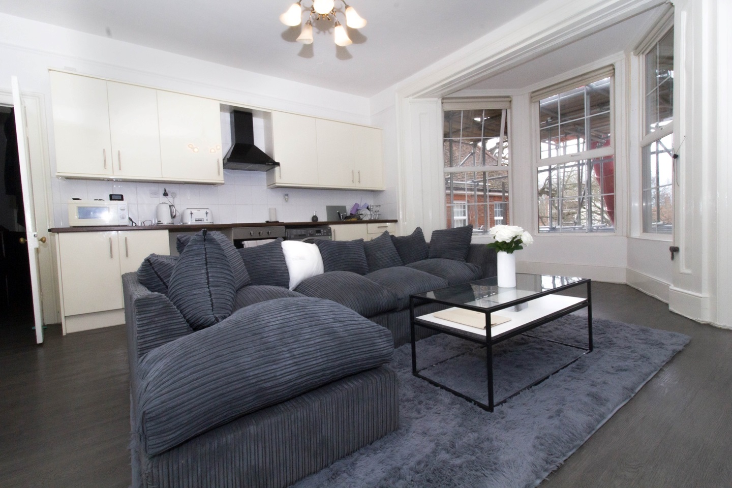 Abingdon 1 Bed Flat, St. Helens Wharf, OX14 To Rent Now for £1,100.