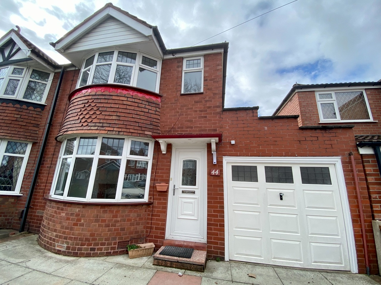 Timperley, Altrincham 3 Bed SemiDetached House, Crofton Avenue, WA15