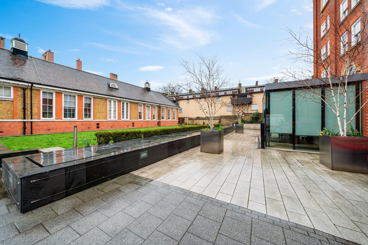 London 2 Bed Penthouse, Drummond Way, N1 To Rent Now for £2,799.00 p/m