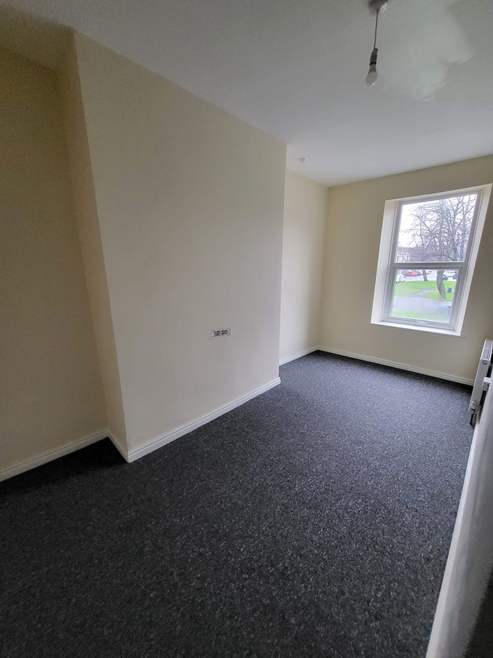 Huddersfield Room in a Shared House, Hebble Street, HD1 To Rent Now