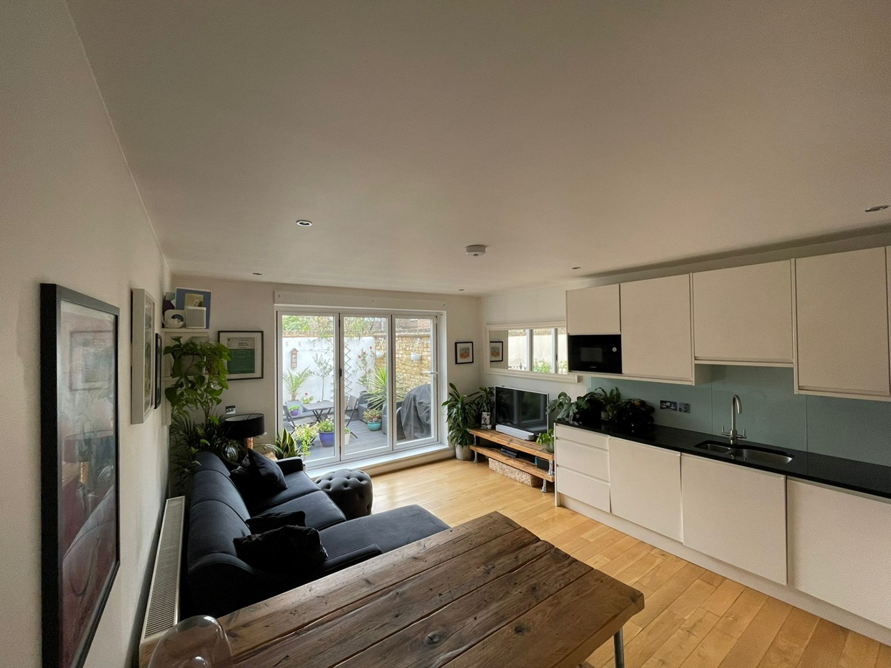 London 2 Bed Flat, Cyprus Street, E2 To Rent Now for £2,250.00 p/m