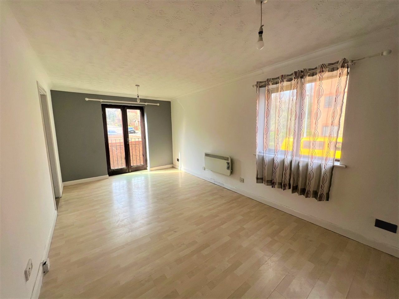 Greenhithe 2 Bed Flat, Winston Close, DA9 To Rent Now for £1,200.00 p/m