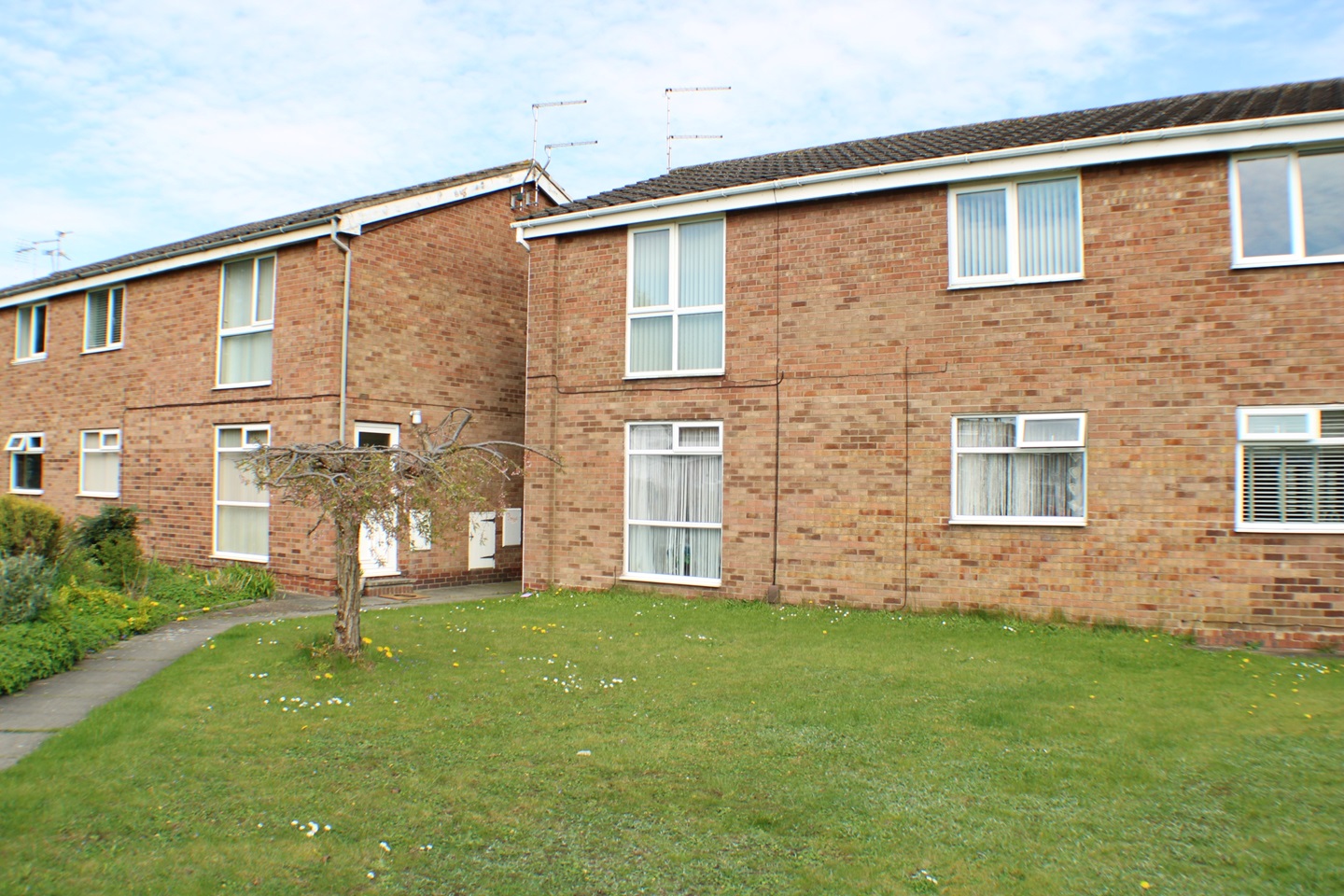 New Balderton, Newark 2 Bed Flat, Linden Avenue, NG24 To Rent Now
