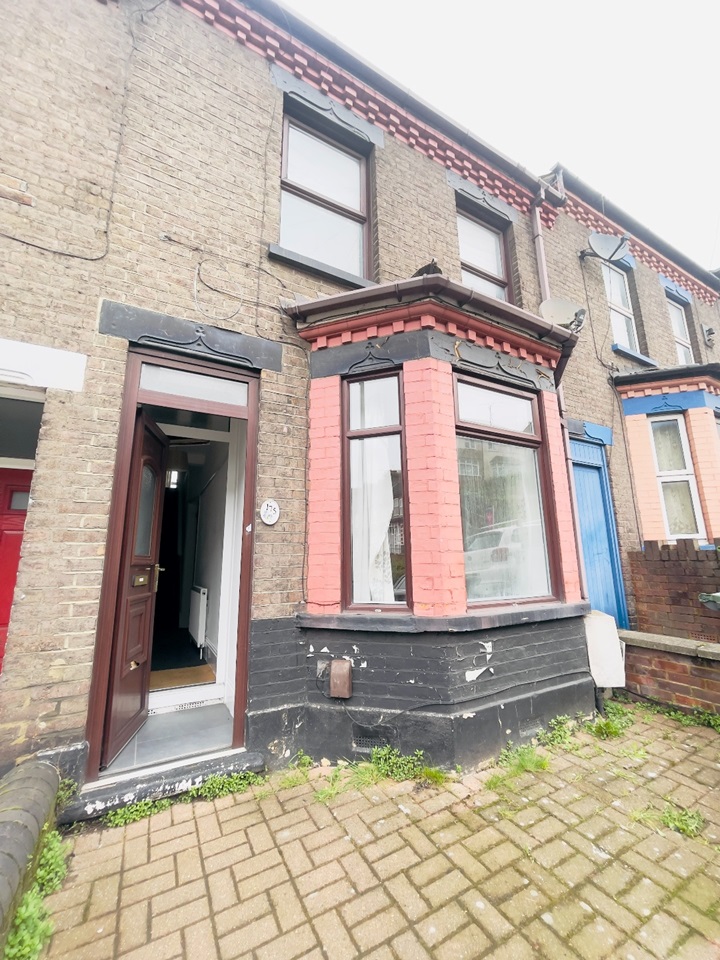Luton 3 Bed SemiDetached House, Hitchin Road, LU2 To Rent Now for