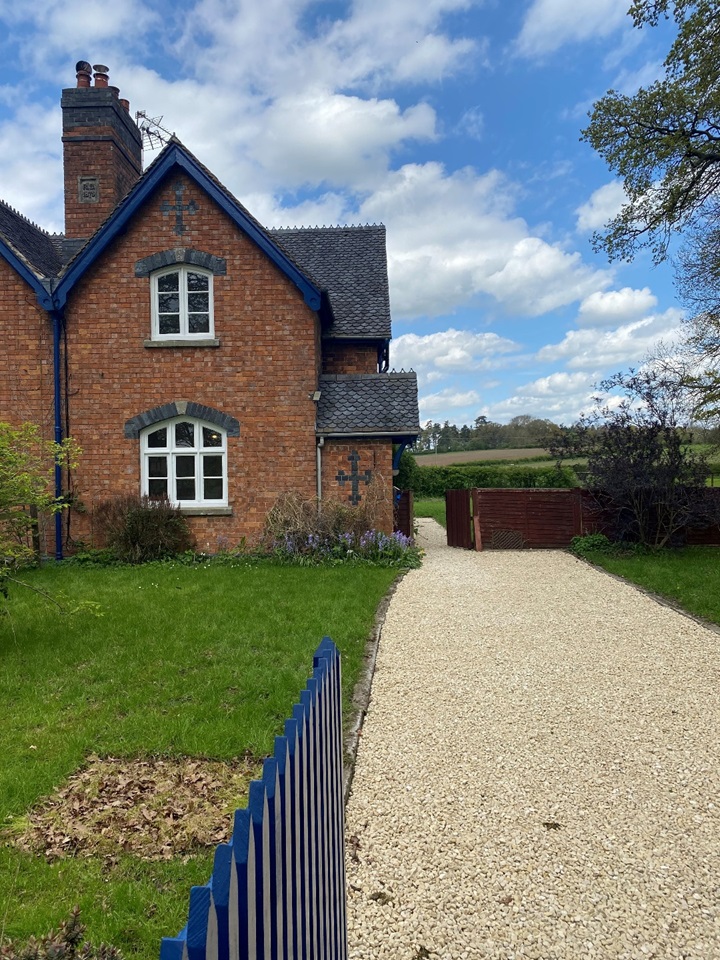 Spetchley, Worcester 2 Bed SemiDetached House, Butlers Cottage, WR5