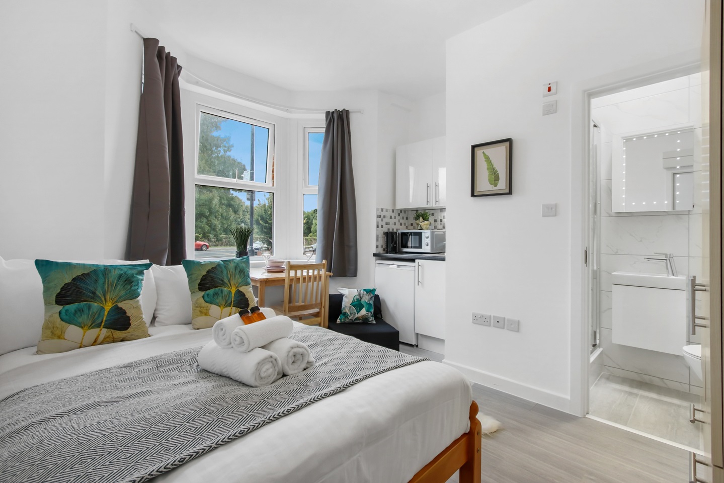 Southall Studio Flat, Dormers Wells Lane, UB1 To Rent Now for £