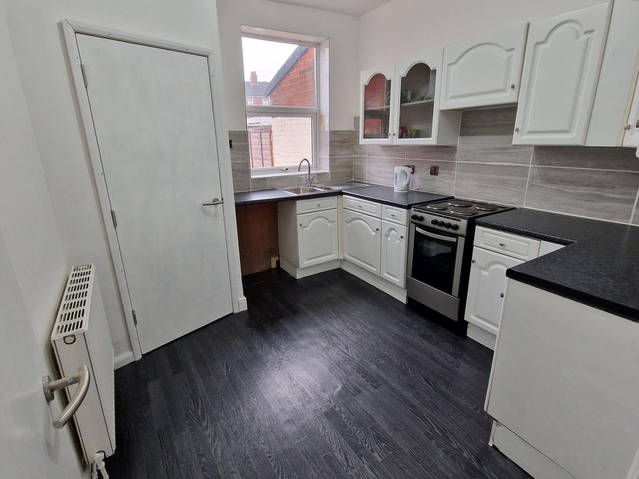 Crigglestone, Wakefield 3 Bed Terraced House, Painthorpe Lane, WF4