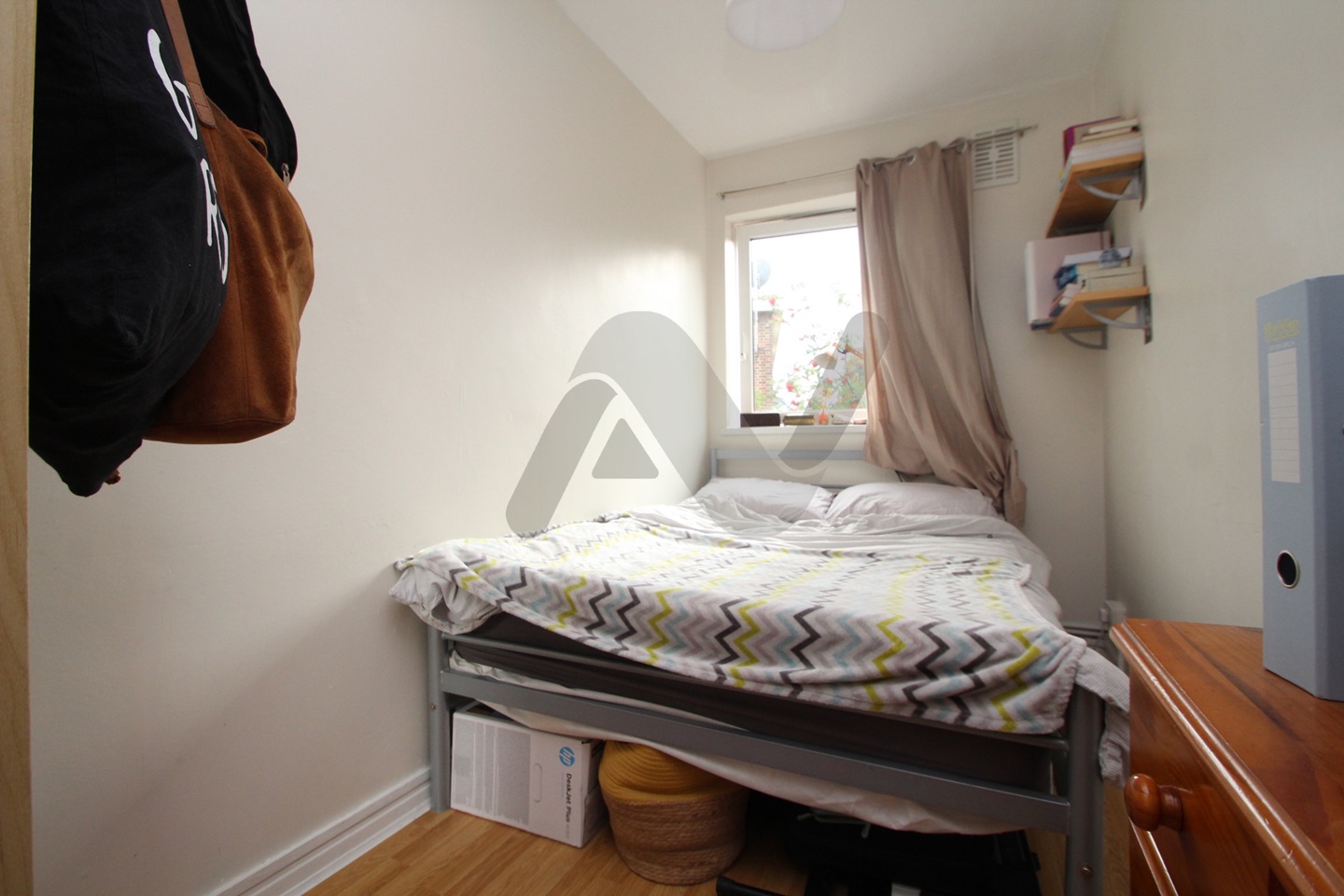 London 3 Bed Flat, Shelley Court, N4 To Rent Now for £2,450.00 p/m