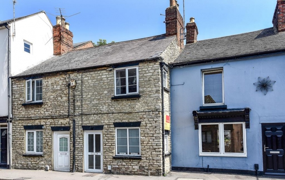 Bicester 2 Bed Terraced House, North Street, OX26 To Rent Now for £