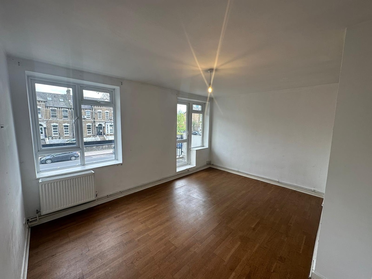 London 1 Bed Flat, Goodrich House, N16 To Rent Now for £1,695.00 p/m