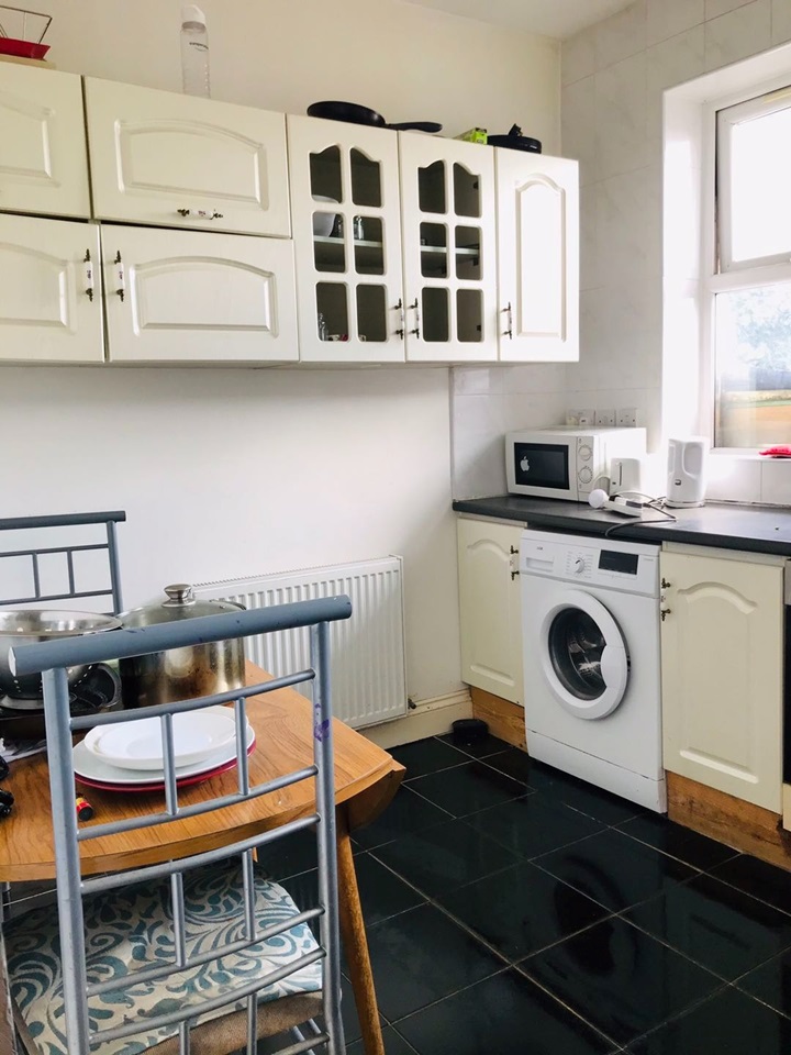 Manchester Room in a Shared House, Stockport Road, M12 To Rent Now