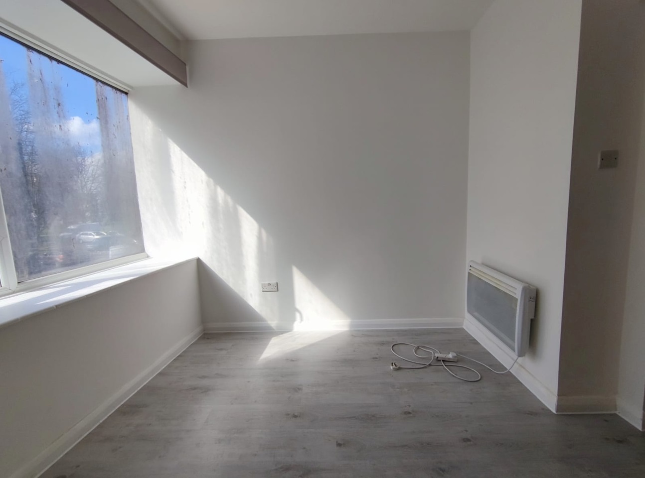 New Addington, Croydon Bedsit, Central Parade, CR0 To Rent Now for