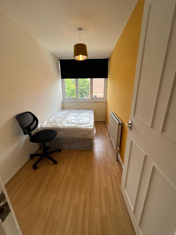 London 4 Bed Flat, Carey Gardens, SW8 To Rent Now for £3,200.00 p/m