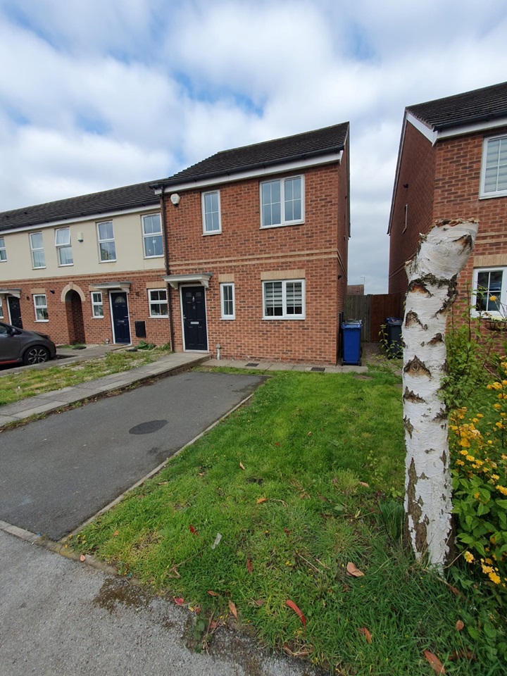 Barnsley 3 Bed SemiDetached House, Cypress Road, S70 To Rent Now for £900.00 p/m