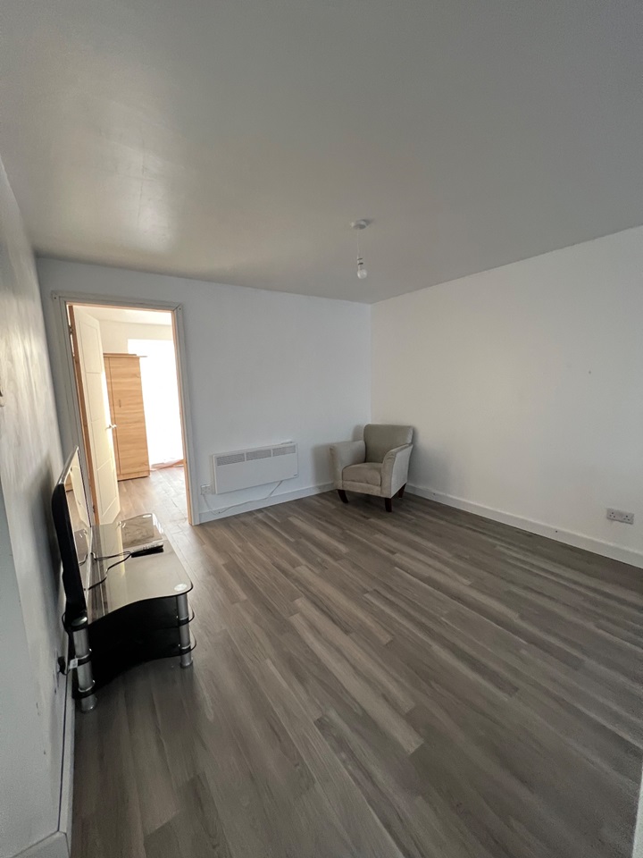 London Colney, St. Albans 1 Bed Flat, Meadow Close, AL2 To Rent Now