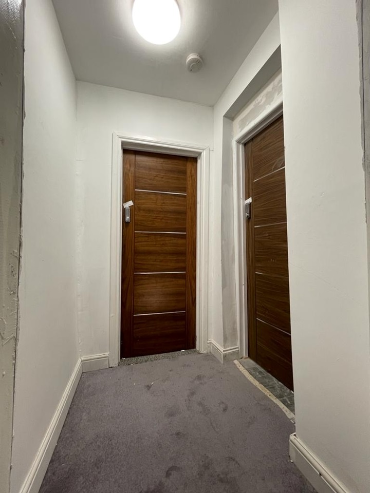 Brierley Hill Studio Flat, Church Street, DY5 To Rent Now for £500.