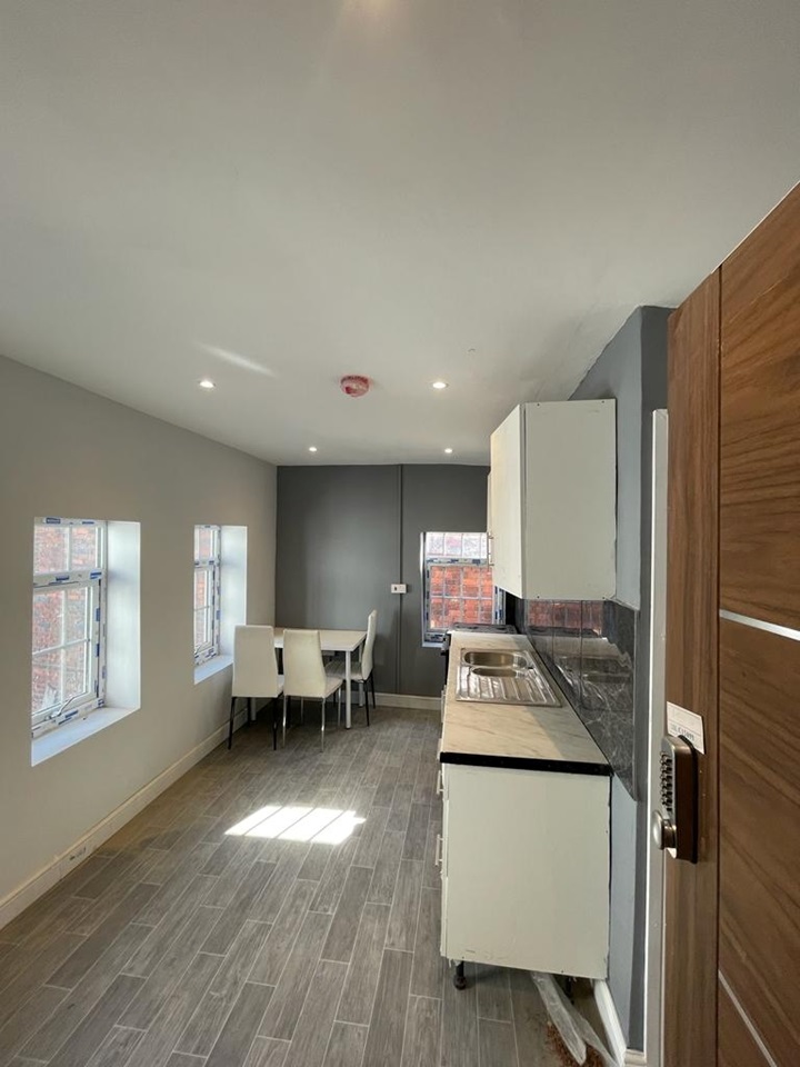 Brierley Hill Studio Flat, Church Street, DY5 To Rent Now for £500.