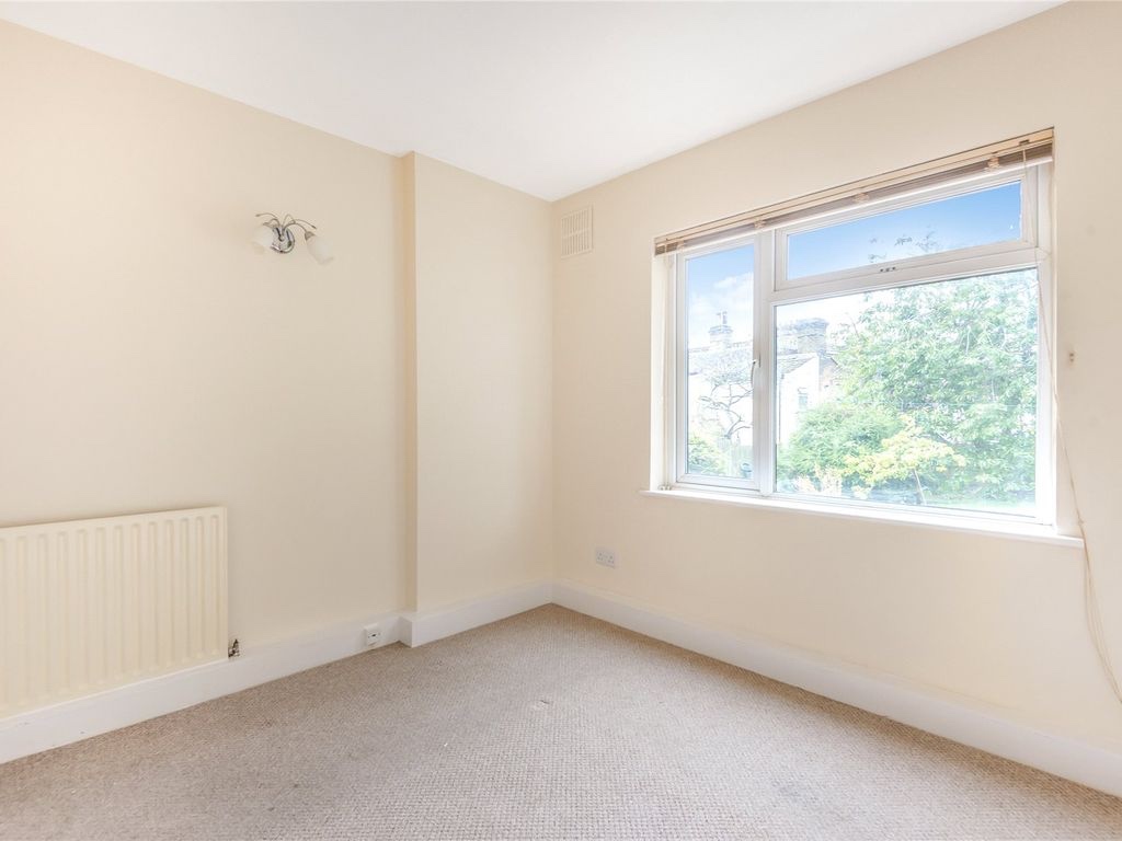 Bromley 3 Bed Flat, Dale Court, BR1 To Rent Now for £1,600.00 p/m