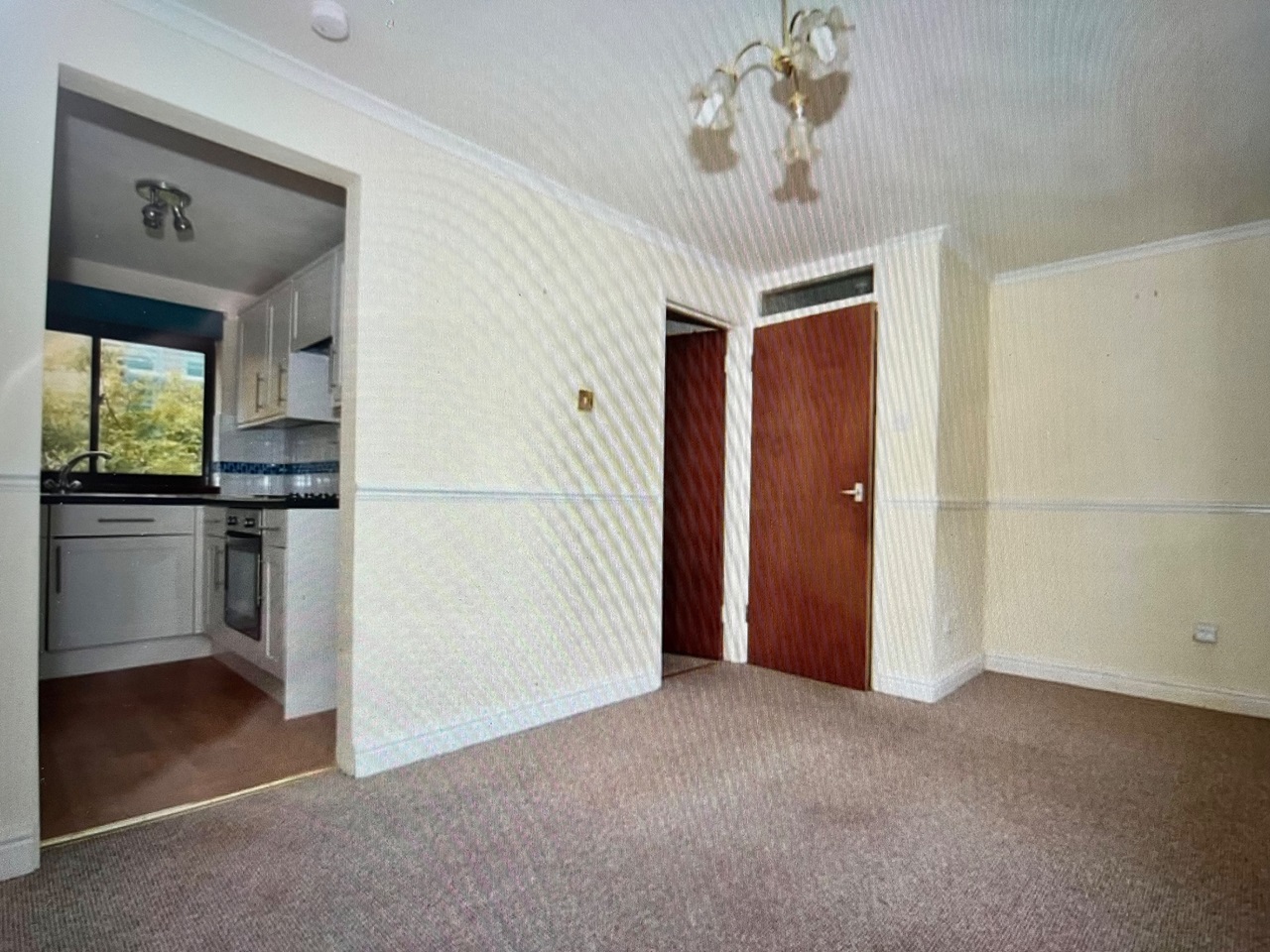 Yeovil 1 Bed Flat, Ivel Court, BA21 To Rent Now for £600.00 p/m