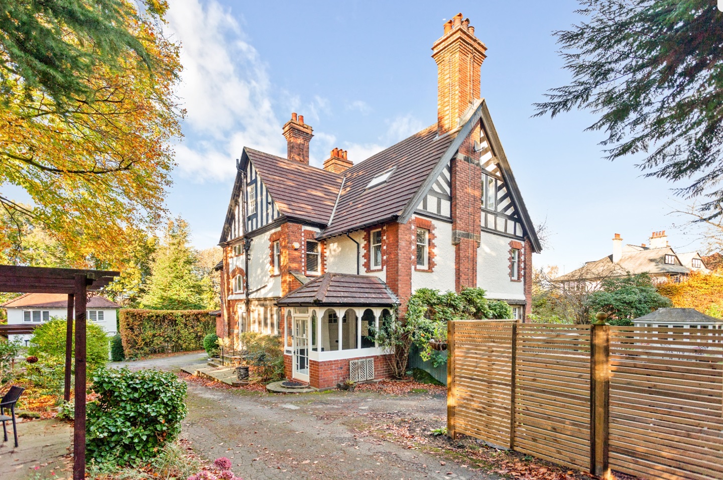 Harrogate 3 Bed Penthouse, Kent Road, HG1 To Rent Now for £1,475.00 p/m