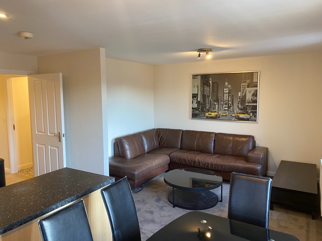 West Timperley, Altrincham 2 Bed Flat, Badger Road, WA14 To Rent