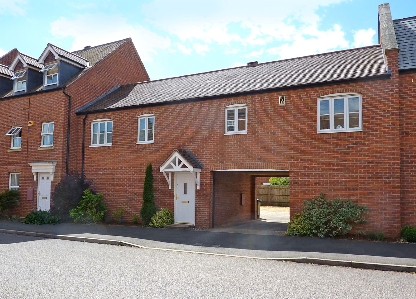 Banbury 2 Bed Flat, Winter Gardens Way, OX16 To Rent Now for £1,150