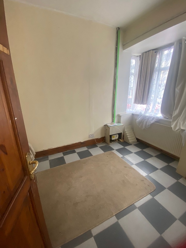 Small Heath, Birmingham 5 Bed Terraced House, Carlton Road, B9 To