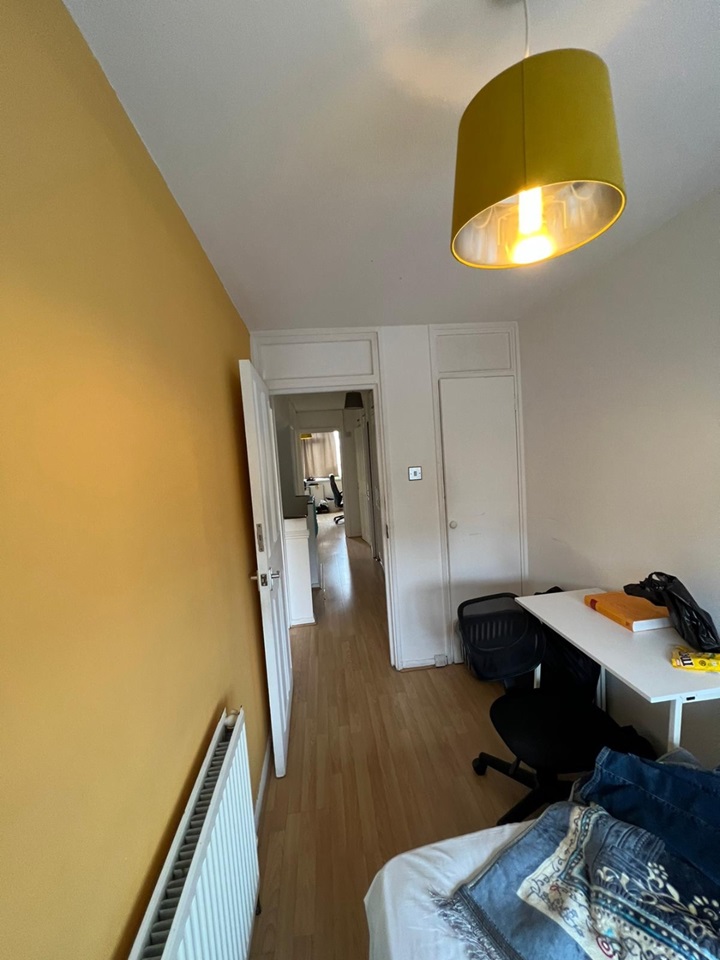 London 4 Bed Flat, Carey Gardens, SW8 To Rent Now for £3,100.00 p/m