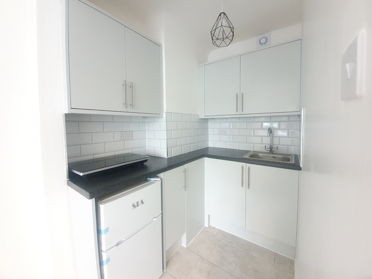 Northolt Studio Flat, The Fairway, UB5 To Rent Now for £1,050.00 p/m