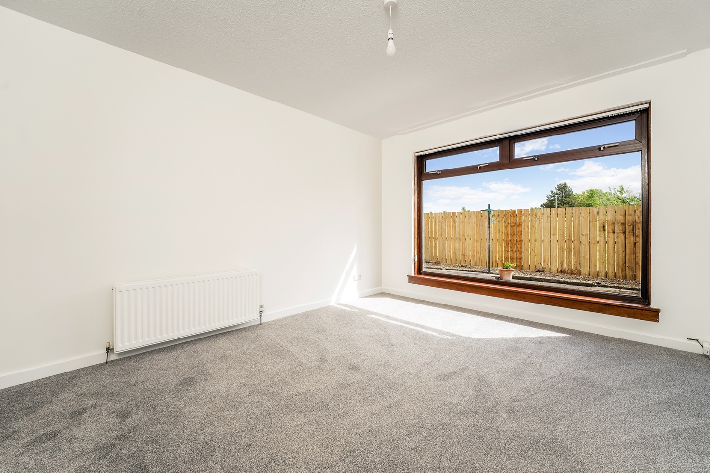 Cumbernauld, Glasgow 2 Bed End Terrace, Woodhead Avenue, G68 To Rent Now for £795.00 p/m