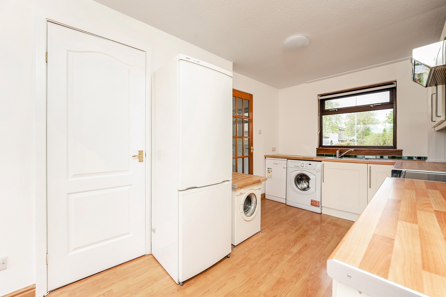 Cumbernauld, Glasgow 2 Bed End Terrace, Woodhead Avenue, G68 To Rent Now for £795.00 p/m