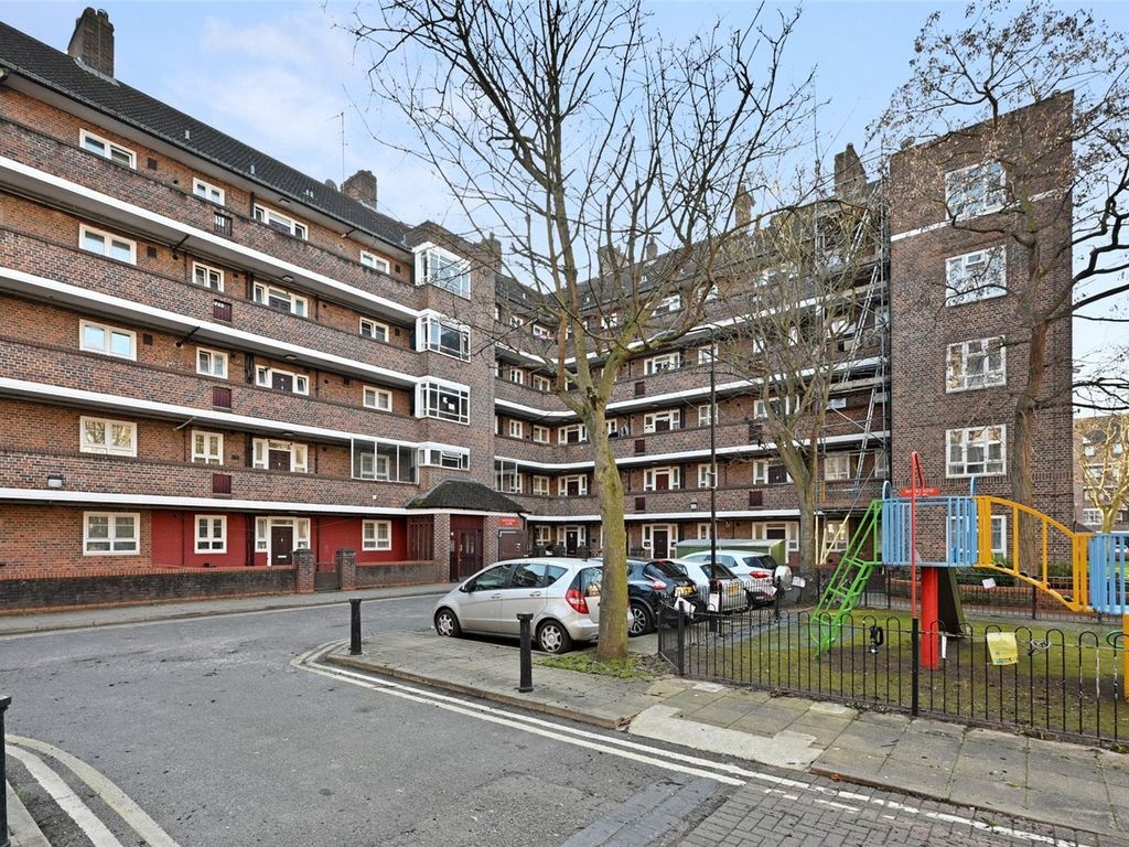 London 2 Bed Flat, White City Estate, W12 To Rent Now for £2,100.00 p/m