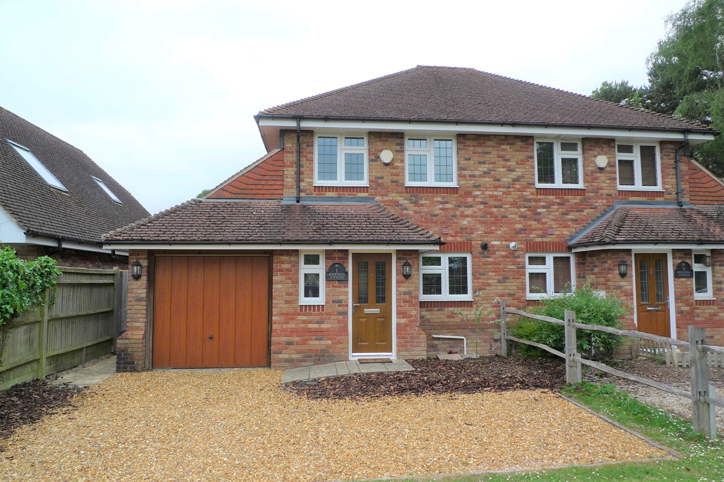 Crawley Down, Crawley 3 Bed SemiDetached House, Sunnyhill Cottages