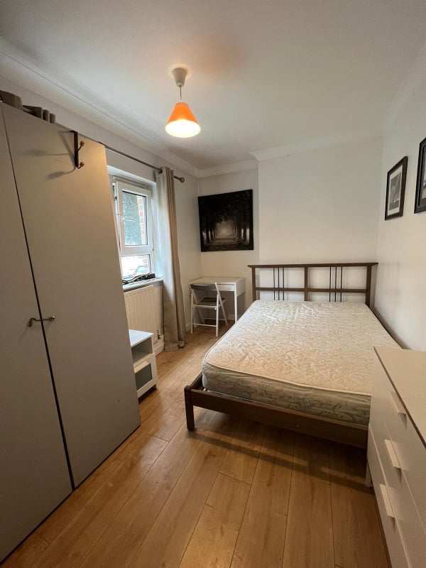 London Room in a Shared Flat, Macroom House, W9 To Rent Now for £